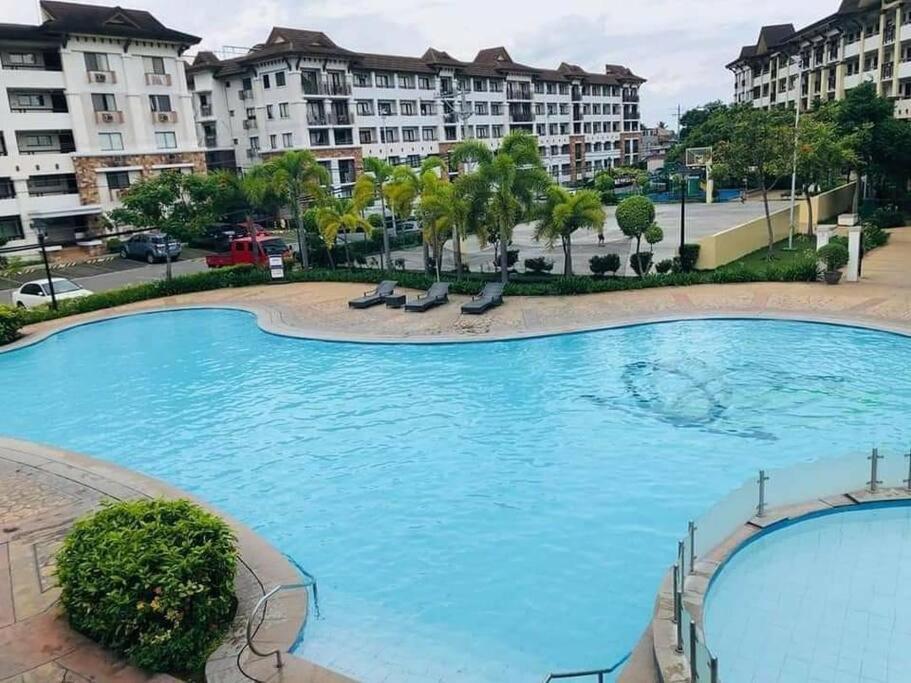 One Oasis 2Br Apartment With Pool Access Beside Sm Mall Davao Exterior photo